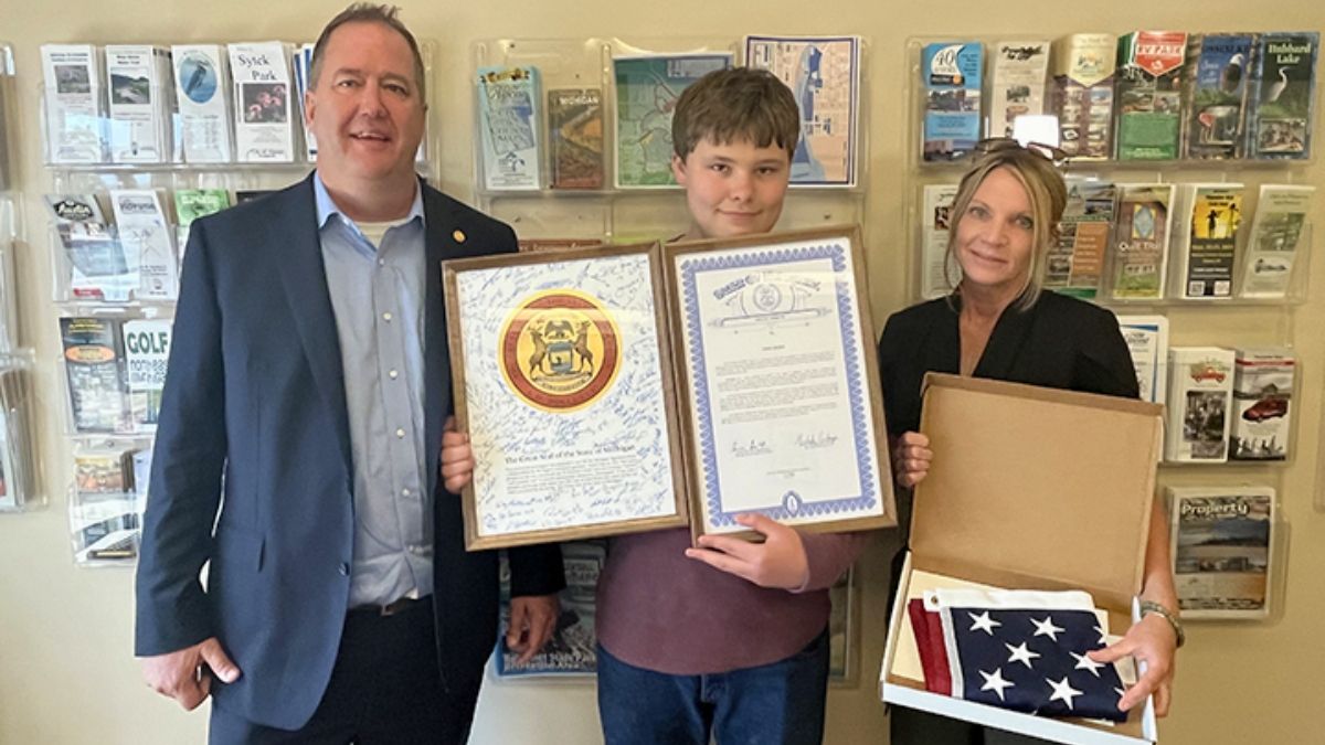 El niño que evitó el secuestro de su propia hermana. El niño que evitó el secuestro de su propia hermana.