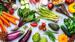 Beneficiosos. Existen 5 vegetales muy recomendados para integrar en la dieta diabética, son saciantes, de bajo índice glucémico y ricos en fibra.