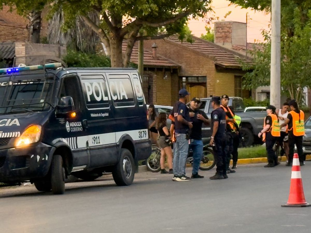 Importante despliegue policial en Las Heras. Importante despliegue policial en Las Heras.