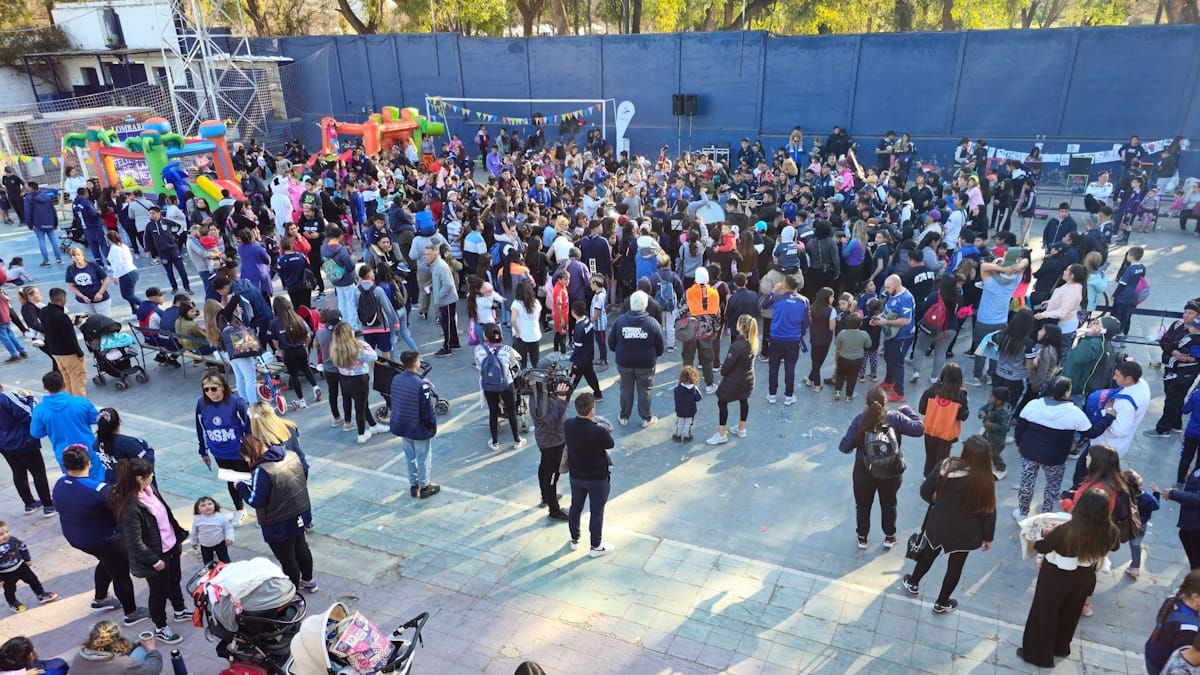 El estadio Bautista Gargantini se llenó de diversión, risas y juegos. El estadio Bautista Gargantini se llenó de diversión, risas y juegos.
