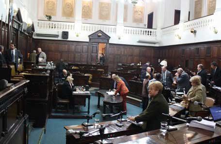 El cierre de listas se acerca, y la Legislatura provincial será, como siempre, la caja de resonancia de los cambios y los acuerdos en los frentes mayoritarios.