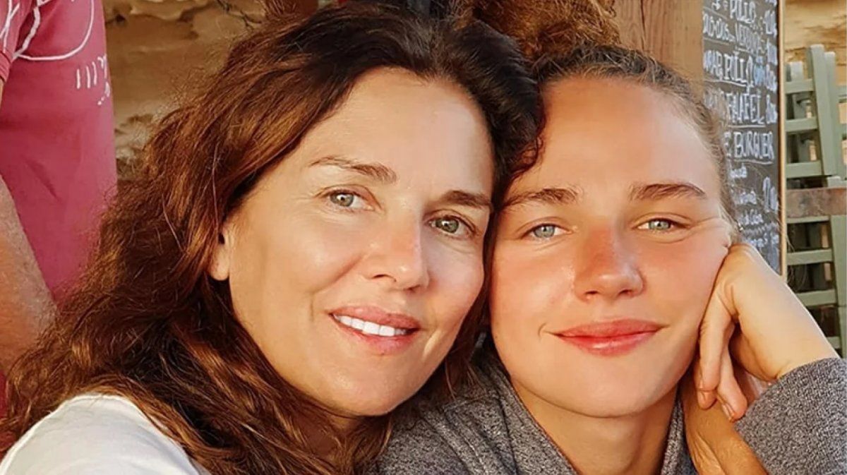 Andrea Frigerio muy triste por la decisión de su hija de irse del país.