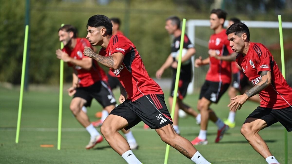 Se lesionó un jugador de River antes del duelo ante Gimnasia y Esgrima de La Plata.