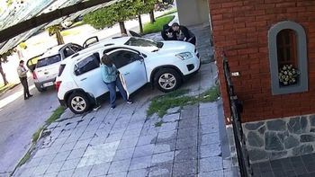 Compró una lujosa camioneta y se la robaron al día siguiente: horror en 20 segundos Compró una lujosa camioneta y se la robaron al día siguiente: horror en 20 segundos