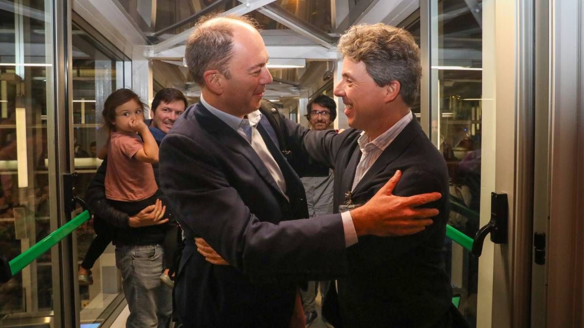 La delegación argentina, encabezada por el Encargado de Negocios en Venezuela, Andrés Mangiarotti, fue recibida en Ezeiza por el vicecanciller Leopoldo Sahores. La delegación argentina, encabezada por el Encargado de Negocios en Venezuela, Andrés Mangiarotti, fue recibida en Ezeiza por el vicecanciller Leopoldo Sahores.