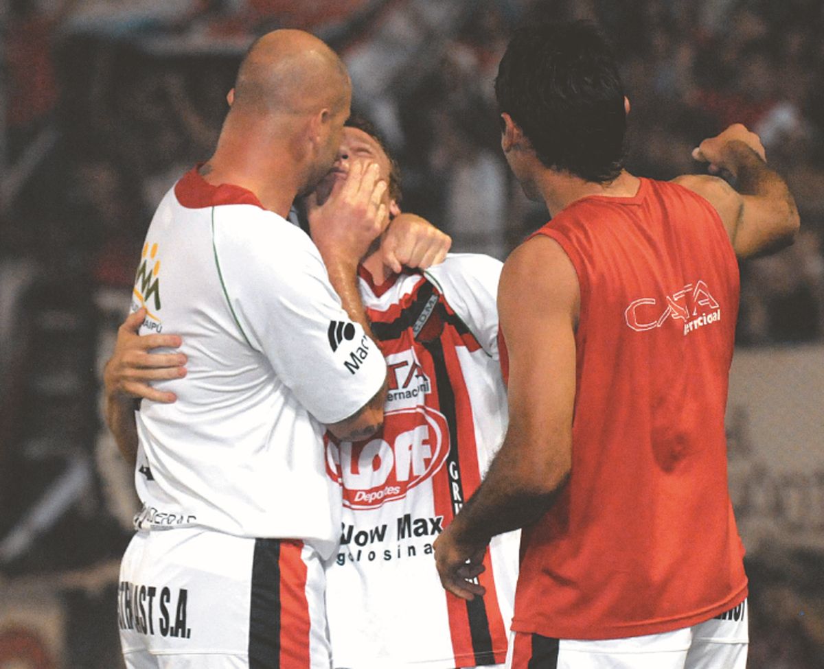 En Maipú, Patota le dio un 