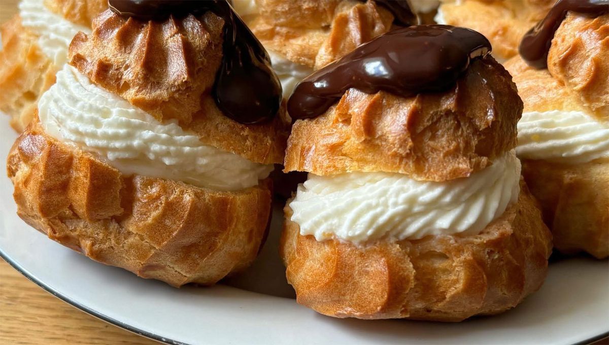 Cómo hacer profiteroles de crema y chocolate: la receta casera que es una explosión de sabor