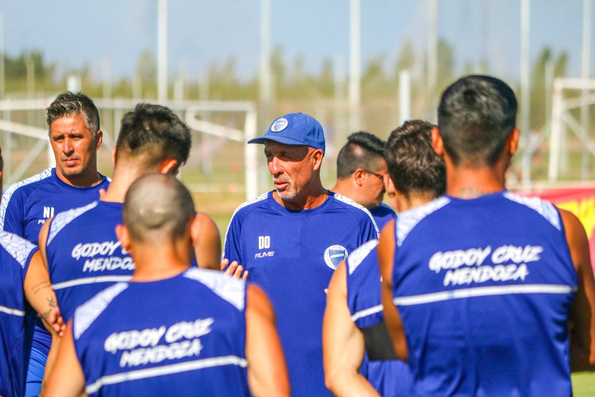 Daniel Oldrá ya tiene en mente los once del debut ante Defensa y Jusiticia.