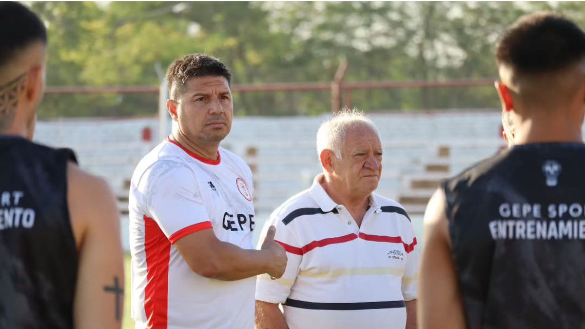 Alejandro Abaurre comenzó un nuevo ciclo en Huracán Las Heras.