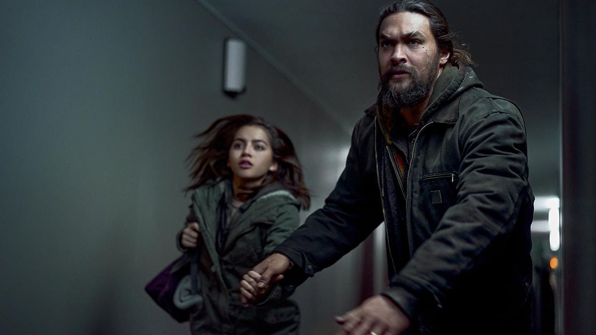 Jason Momoa e Isabela Merced en la propuesta de Netflix:
