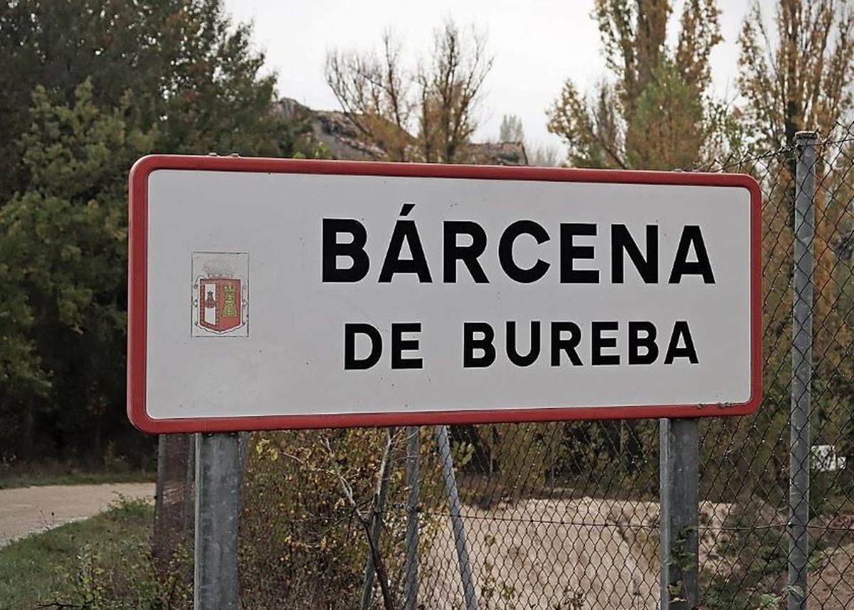 El cartel de bienvenida al pueblo B&aacute;rcena de Bureba en Burgos, Espa&ntilde;a. Foto: gentileza&nbsp;