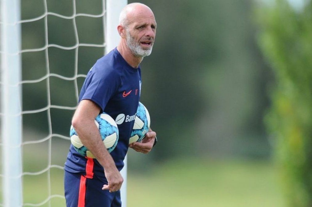 El asistente Diego Monarriz es uno de los cinco casos de covid en San Lorenzo.