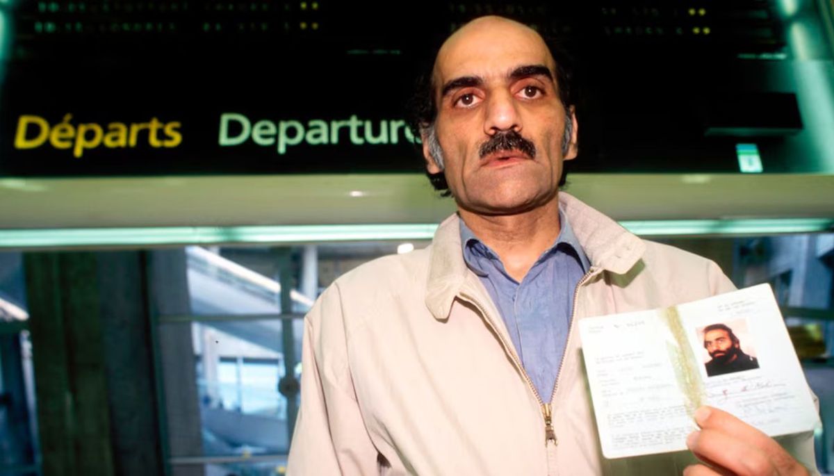 El hombre iraní que vivió 18 años en un aeropuerto e inspiró una famosa película
