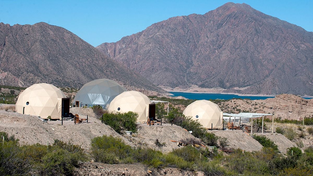 Denmoza Eco Lodge, el complejo privado de uno de los desarrolladores que obtuvo hectáreas en la costa norte de Potrerillos.