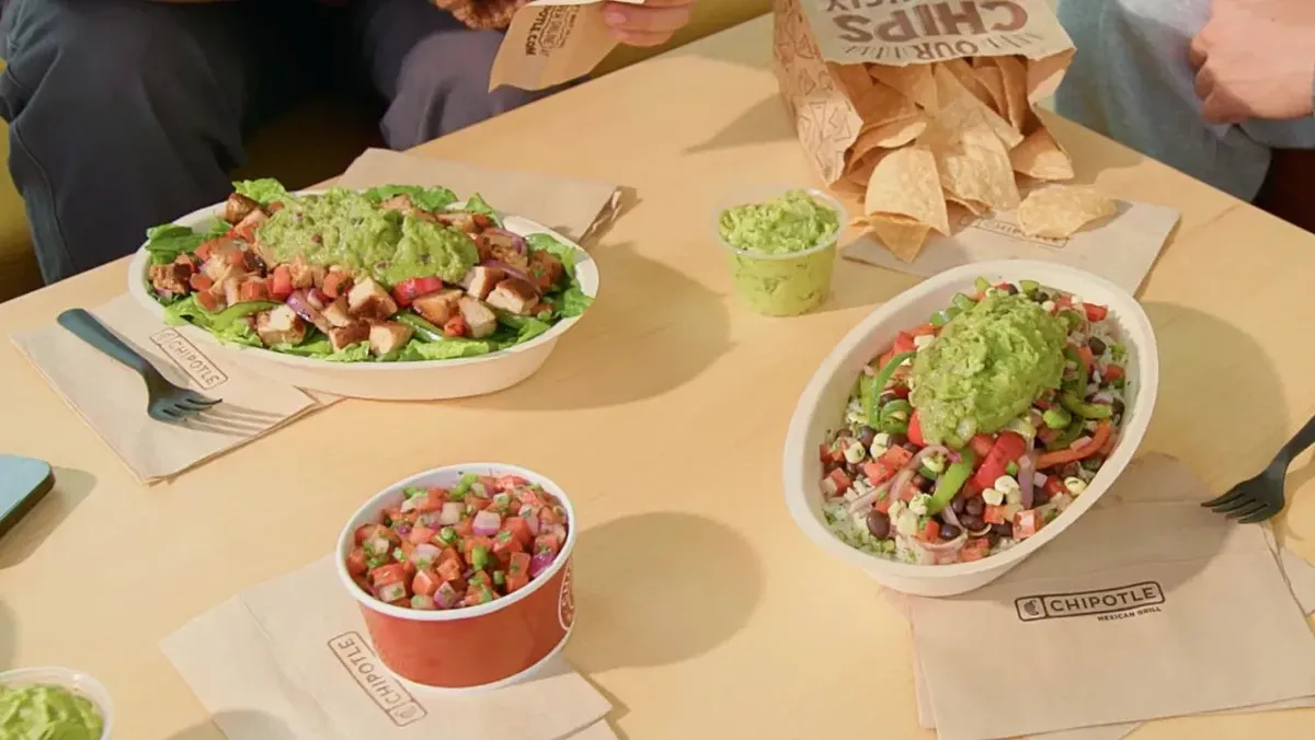 Chipotle retir&oacute; miles de jalape&ntilde;os de sus g&oacute;ndolas.