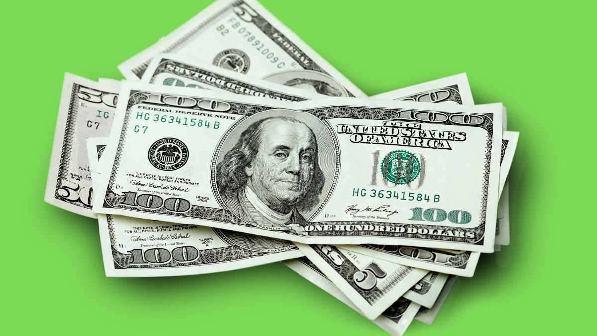 Plazo fijo en dólares: cuánto gano en 30 días con 1.800 dólares