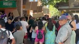 Hay cuatro personas vinculadas al incendio y disturbios contra la nueva sede de la Cámara de Servicios Mineros en Uspallata.