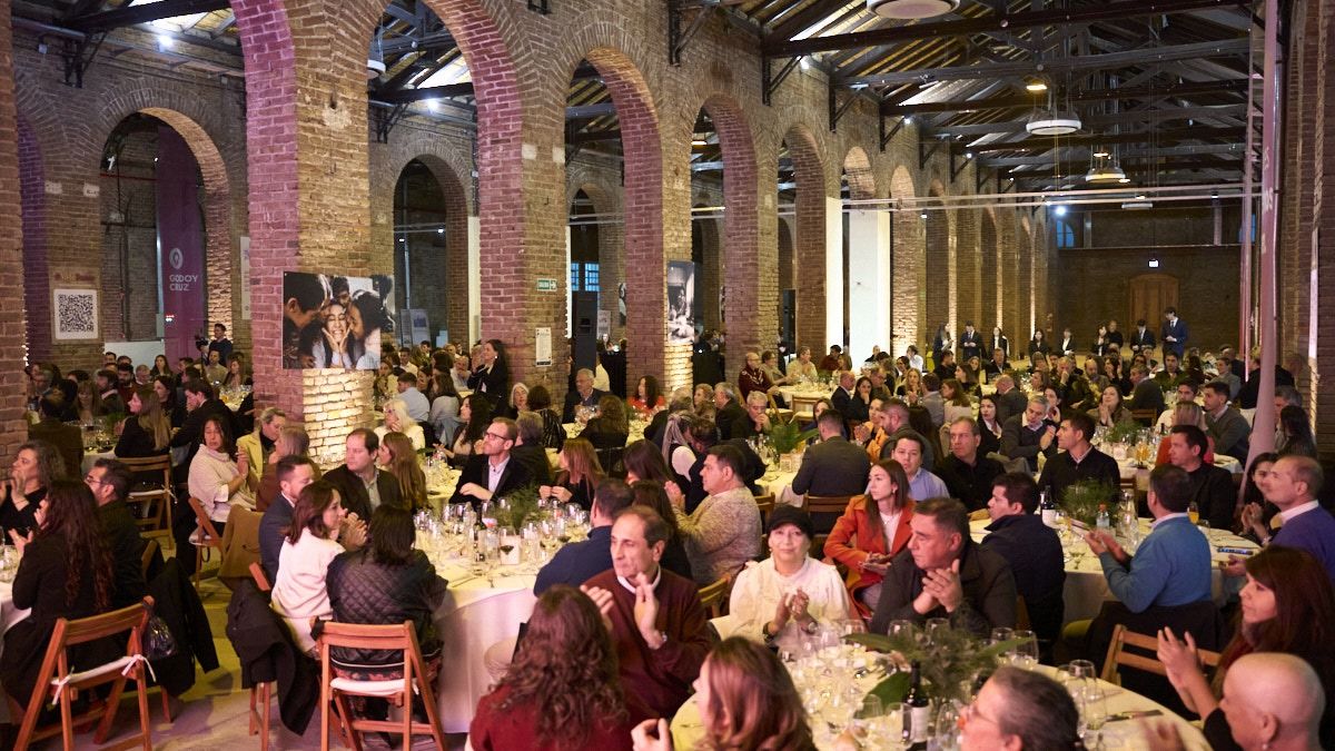 Alrededor de 500 personas dijeron Alrededor de 500 personas dijeron