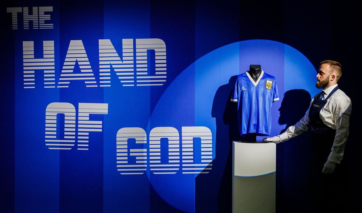 Comenzó la subasta millonaria de la camiseta de Maradona del Mundial 86