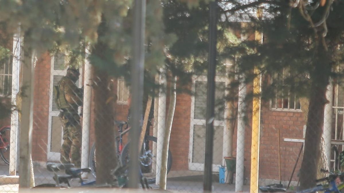 La escuela Marcelino Blanco, en La Paz, epicentro de un drama por una alumna armada y amenazante durante 5 horas y media.