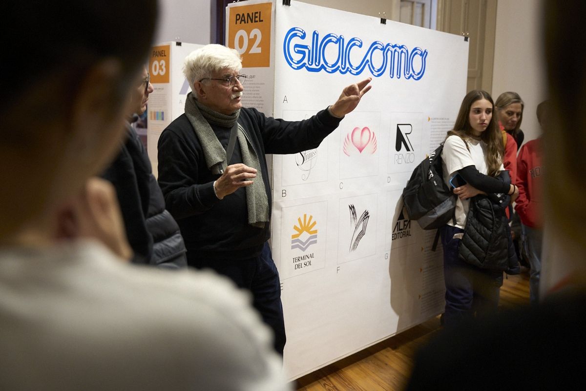 Luis Sarale estudió técnica mecánica en la escuela Renault en Córdoba. Gracias a su hermano descubrió el diseño. Luis Sarale estudió técnica mecánica en la escuela Renault en Córdoba. Gracias a su hermano descubrió el diseño.