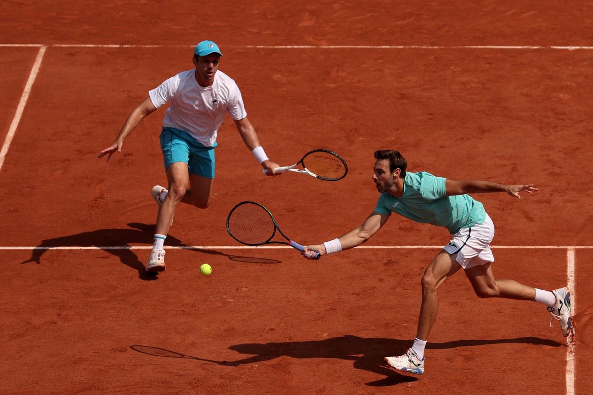Zeballos y Granollers, pareja número uno en dobles, avanzaron en Roland Garros. Zeballos y Granollers, pareja número uno en dobles, avanzaron en Roland Garros.