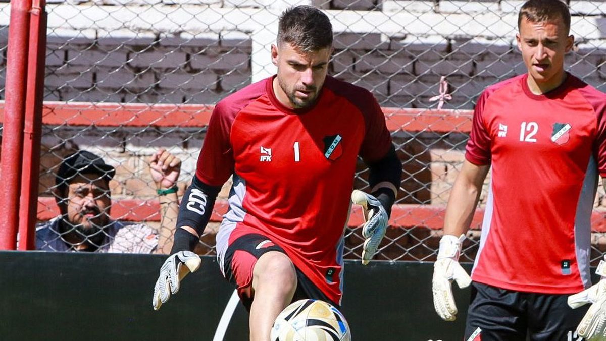 Nacho Pietrobono, arquero que tiene el Deportivo Maipú analizó el buen presente del equipo.