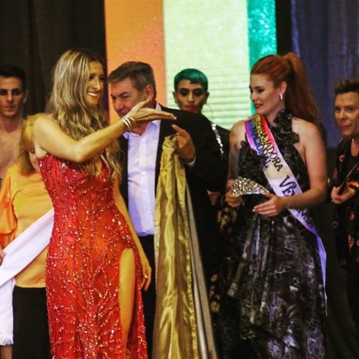 Feliz. Caro en Vendimia para Todxs.