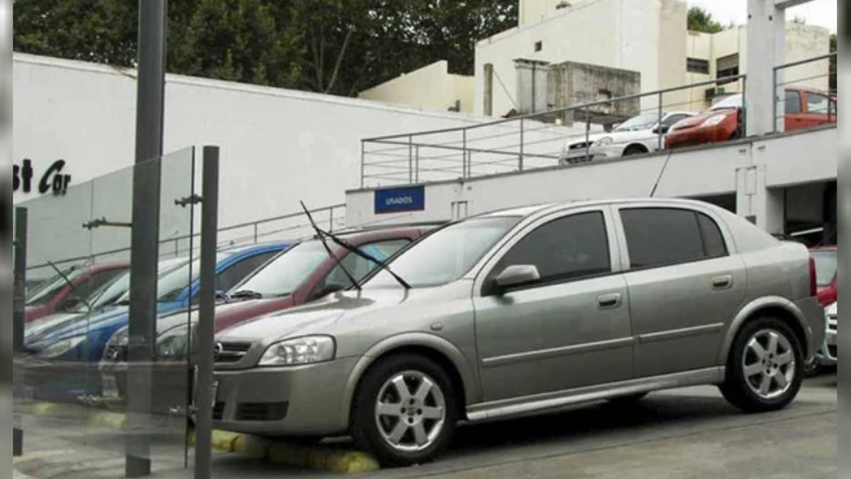 Crece el comercio de la venta de autos usados en Mendoza y el país.