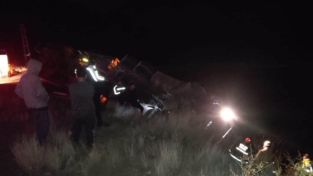 El accidente ocurrió en la Ruta 7 por donde el camionero circulaba con una carga de manzanas hacia Chile.