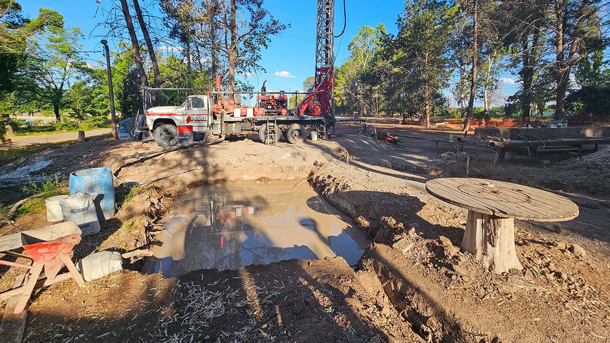 El pozo de agua es fundamental para luego mejorar las canchas El pozo de agua es fundamental para luego mejorar las canchas