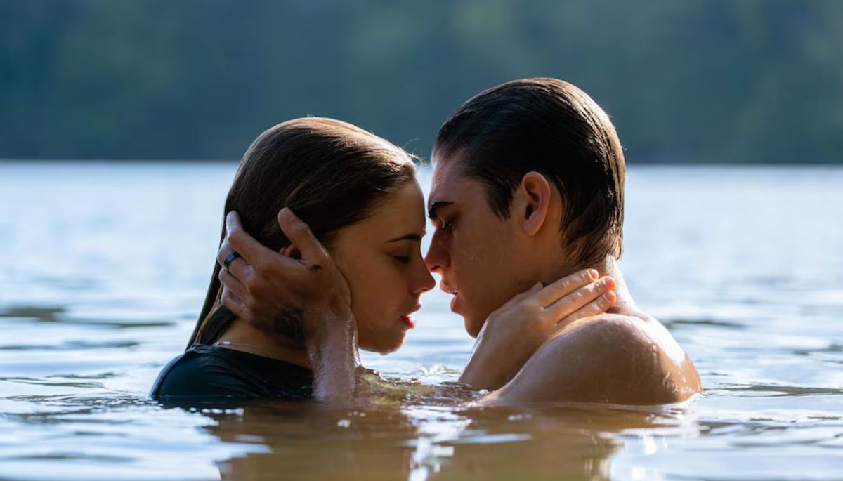 Josephine Langford y Hero Fiennes-Tiffin protagonizan la película. Imagen: Prime Video.