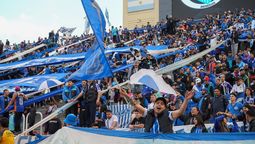 Los hinchas de Godoy Cruz armaron una verdadera fiesta ante Racing.