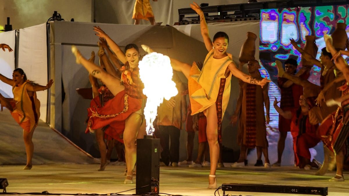 El fuego se hizo presente en la Vendimia 2024 durante el colorido cuadro de los huarpes. El fuego se hizo presente en la Vendimia 2024 durante el colorido cuadro de los huarpes.