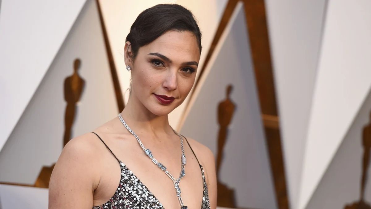 Gal Gadot, consagrada en su papel de Mujer Maravilla, ahora buscará emular a la inolvidable Liz Taylor haciendo una remake de la película Cleopatra.