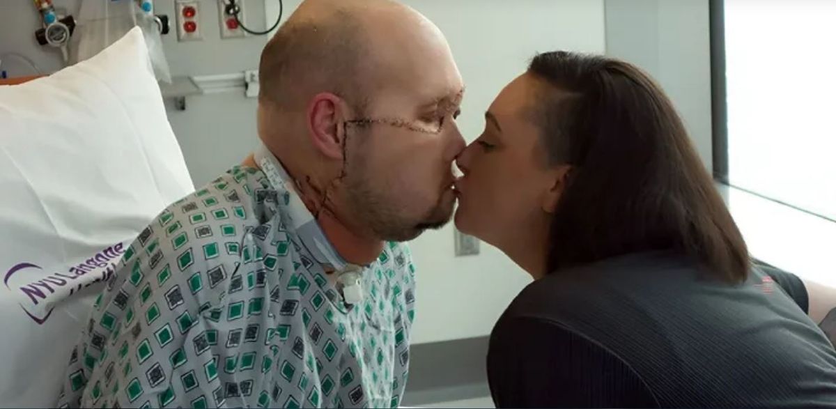 Operación inédita. Realizaron el primer trasplante de ojo completo con éxito. Operación inédita. Realizaron el primer trasplante de ojo completo con éxito.