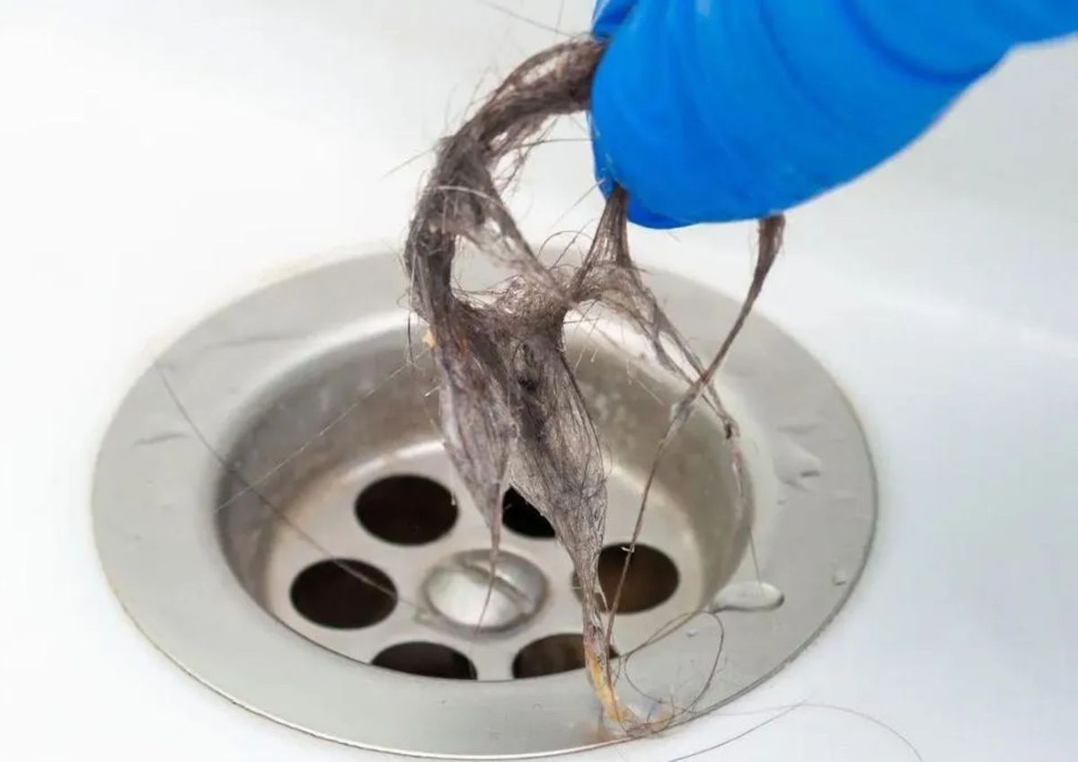 La mejor forma de destapar la ducha