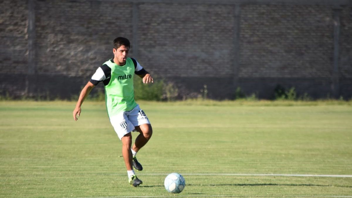 El defensor Oscar Garrido está teniendo continuidad en el equipo de Diego Pozo.