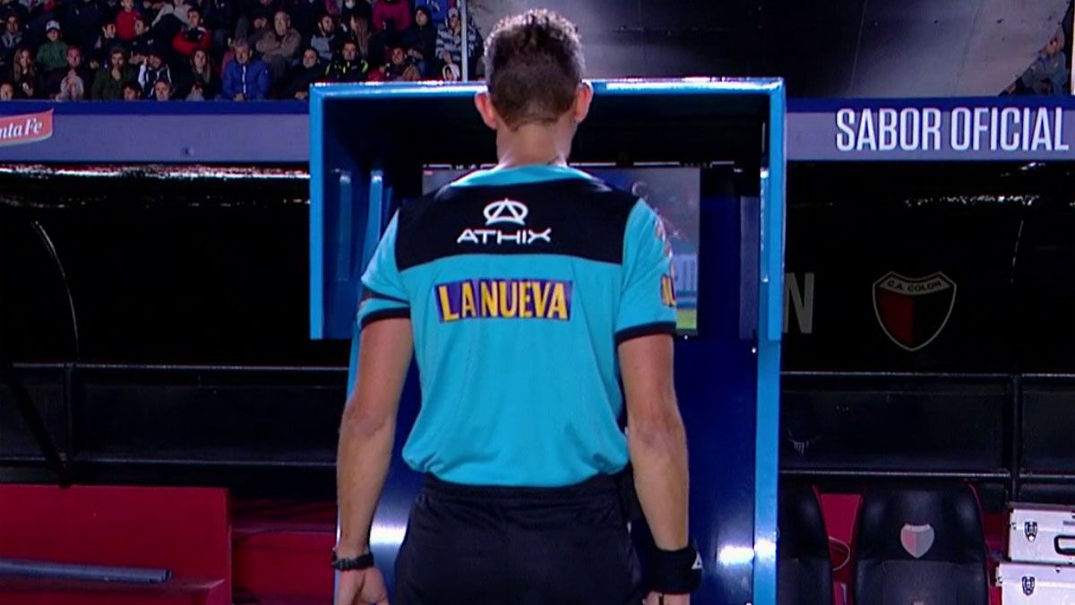 Lamolina sancionó el primer penal por el VAR en el triunfo de Aldosivi ante Colón