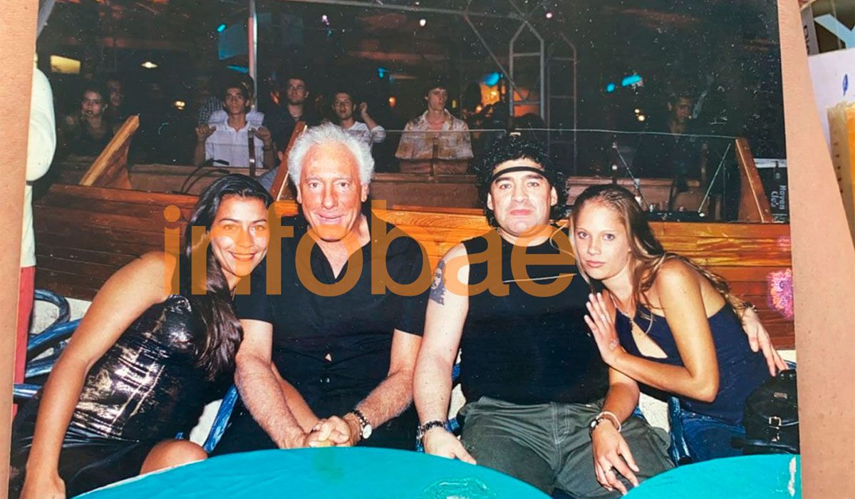 Diego Maradona junto a Mavys Álvarez y a su por entonces amigo y representante Guillermo Coppola.