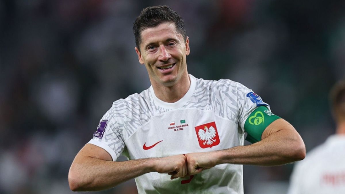 Robert Lewandowski hizo el primer gol en mundiales antes del esperado duelo con Lionel Messi