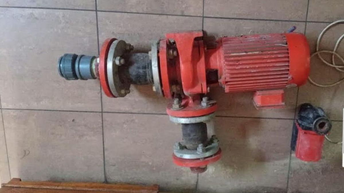 Estas son las bombas presurizadoras que robaron los delincuentes de un hotel de Luján. Estas son las bombas presurizadoras que robaron los delincuentes de un hotel de Luján.