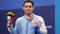 pipo carlomagno fue plata en los 100 metros espalda