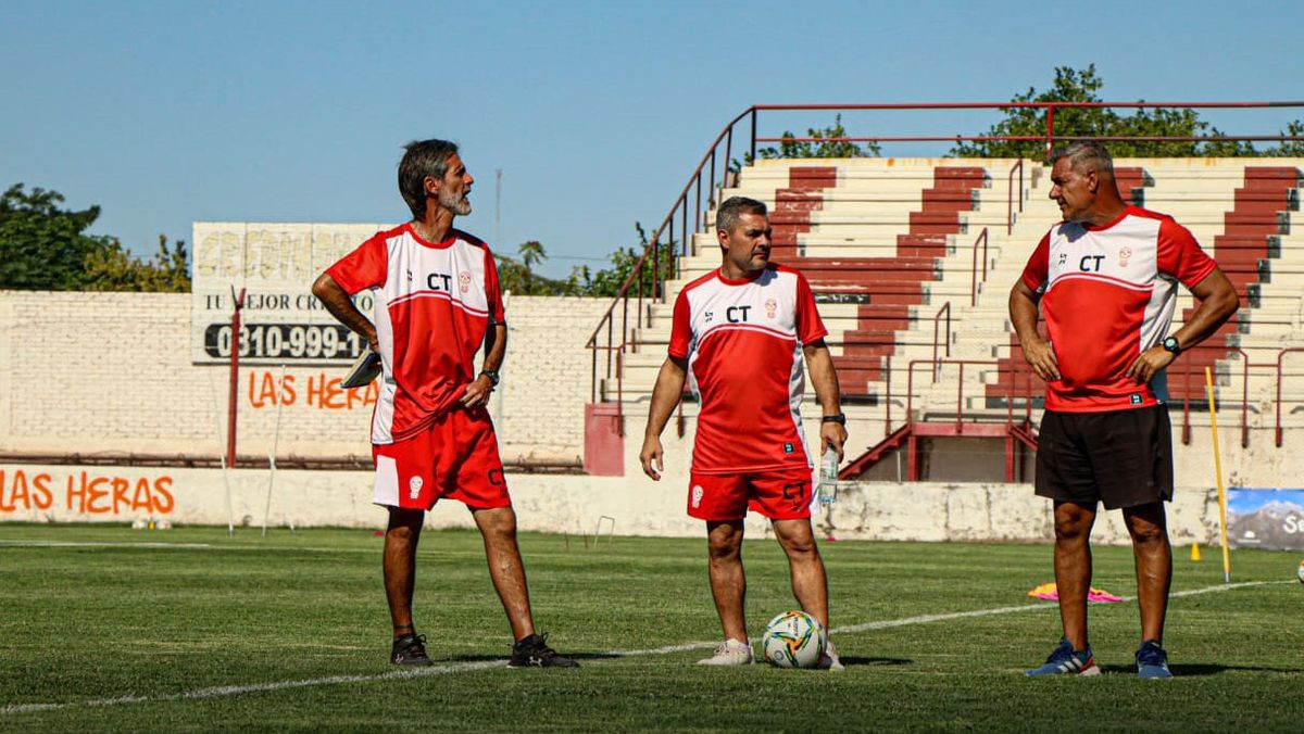 Toti Arias es el nuevo DT de Hurac&aacute;n Las Heras.
