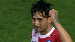 ¡Que viva el fútbol Pisculichi! La clavó de tiro libre y le dio el triunfo al Bicho
