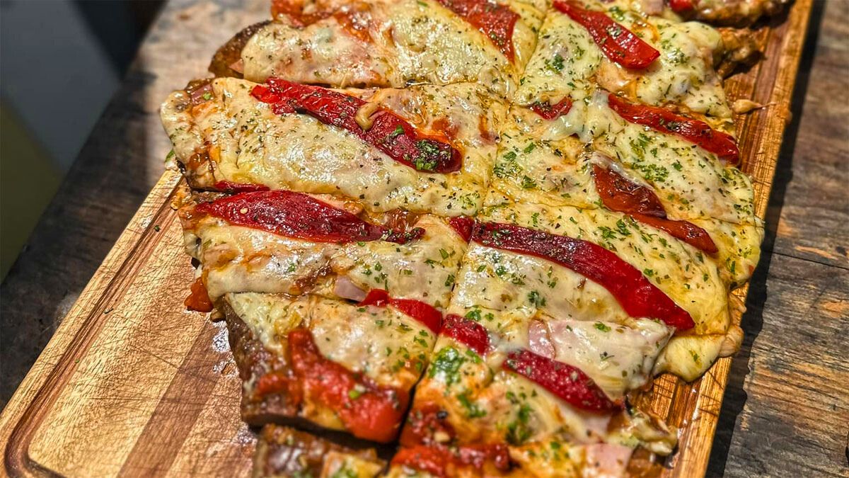 Cómo hacer matambre a la pizza a la parrilla: la receta que sale riquísima en el asado