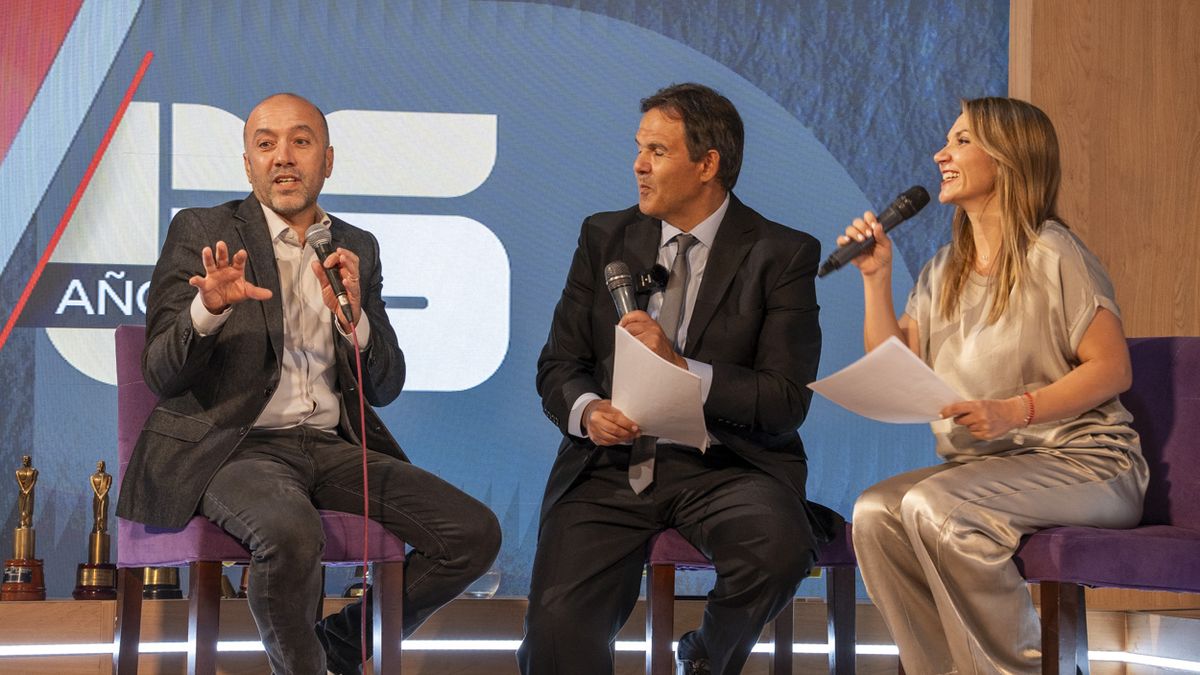 Daniel Raquela, el camarógrafo que filmó a Charly García saltando de un noveno piso, junto a Sergio Suárez y Noelia Nieto.