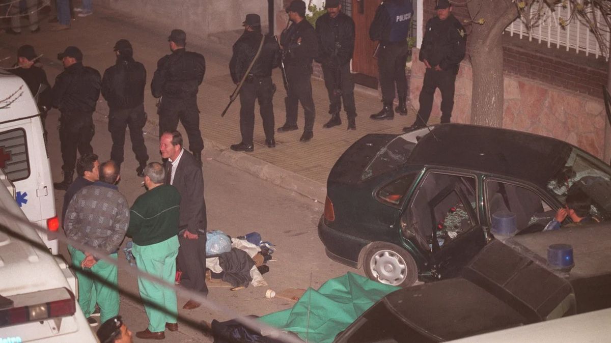 La "Masacre de Ramallo", ocurrida en setiembre de 1999, terminó con la muerte de dos rehenes y un delincuente, y dos heridos La "Masacre de Ramallo", ocurrida en setiembre de 1999, terminó con la muerte de dos rehenes y un delincuente, y dos heridos