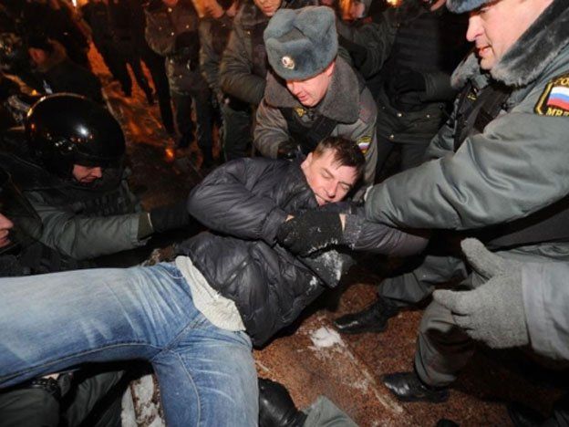 Unos 200 manifestantes fueron detenidos en multitudinarias marchas anti-Putin