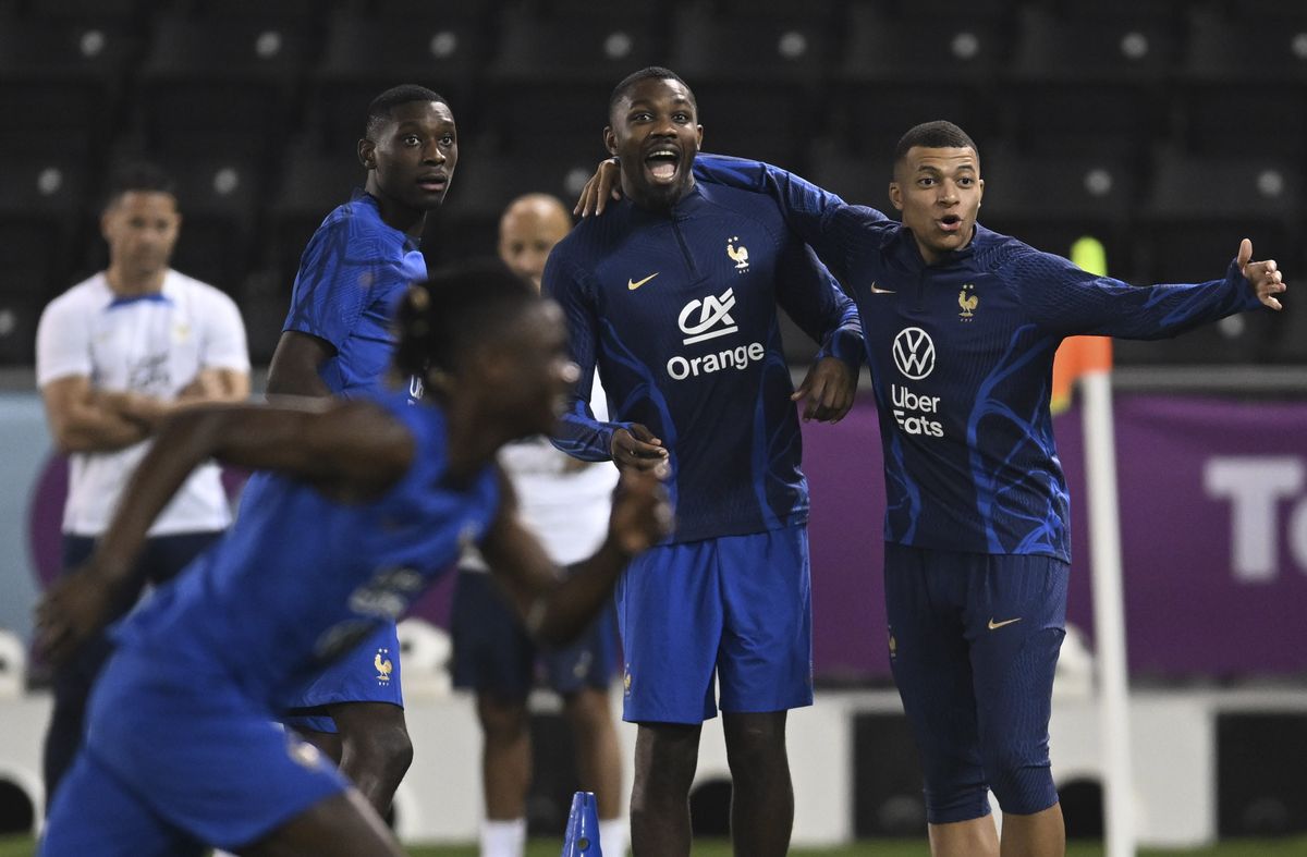 Pese a las bajas, Francia se entrenó en un clima muy distendido